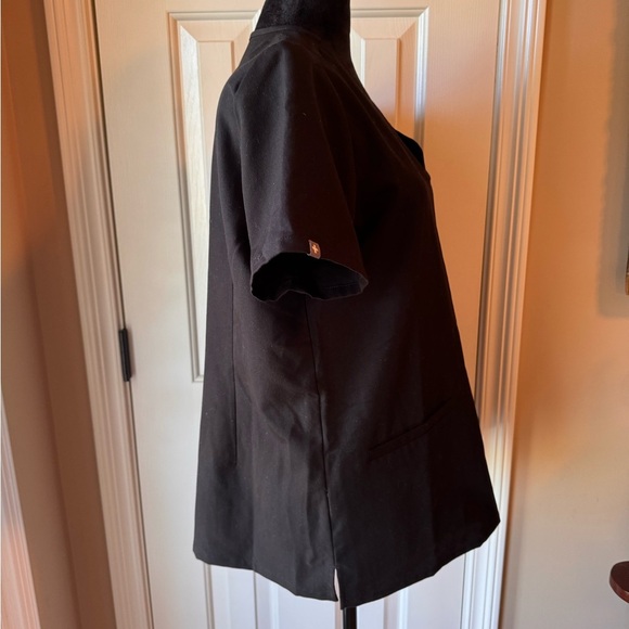 Figs Black V-Neck Scrub Top style # FW1100- medium - Picture 3 of 10